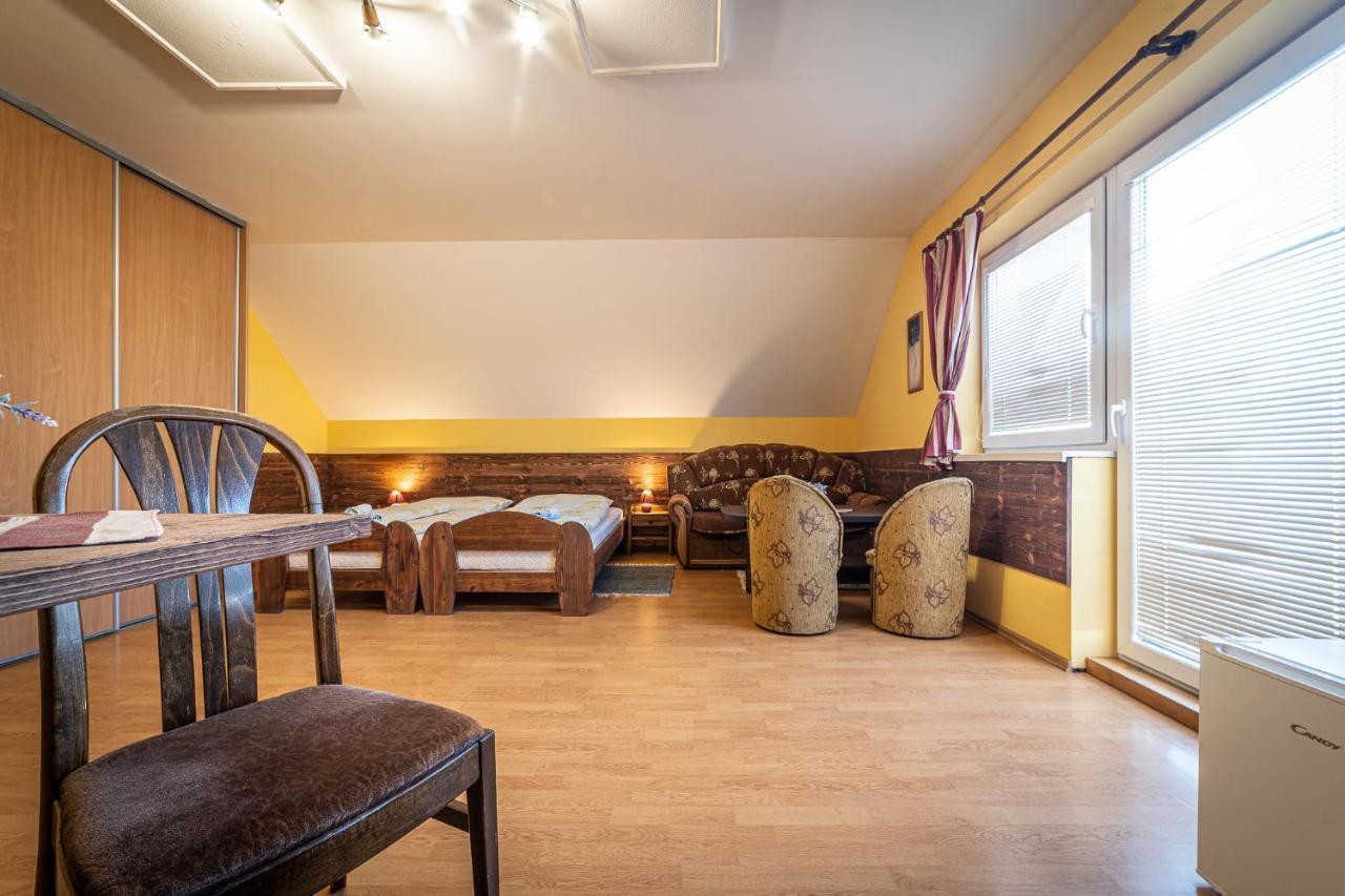 Penzion & Bar Natali Spissky Stvrtok Exteriér fotografie