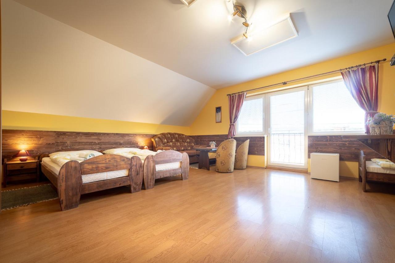 Penzion & Bar Natali Spissky Stvrtok Exteriér fotografie