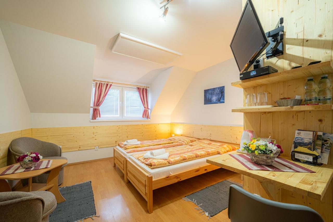 Penzion & Bar Natali Spissky Stvrtok Exteriér fotografie