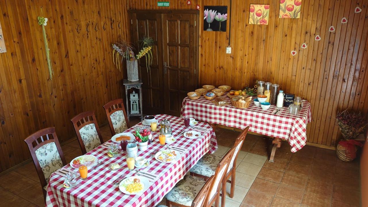 Penzion & Bar Natali Spissky Stvrtok Exteriér fotografie