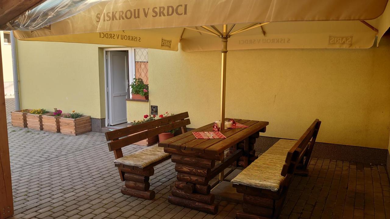 Penzion & Bar Natali Spissky Stvrtok Exteriér fotografie