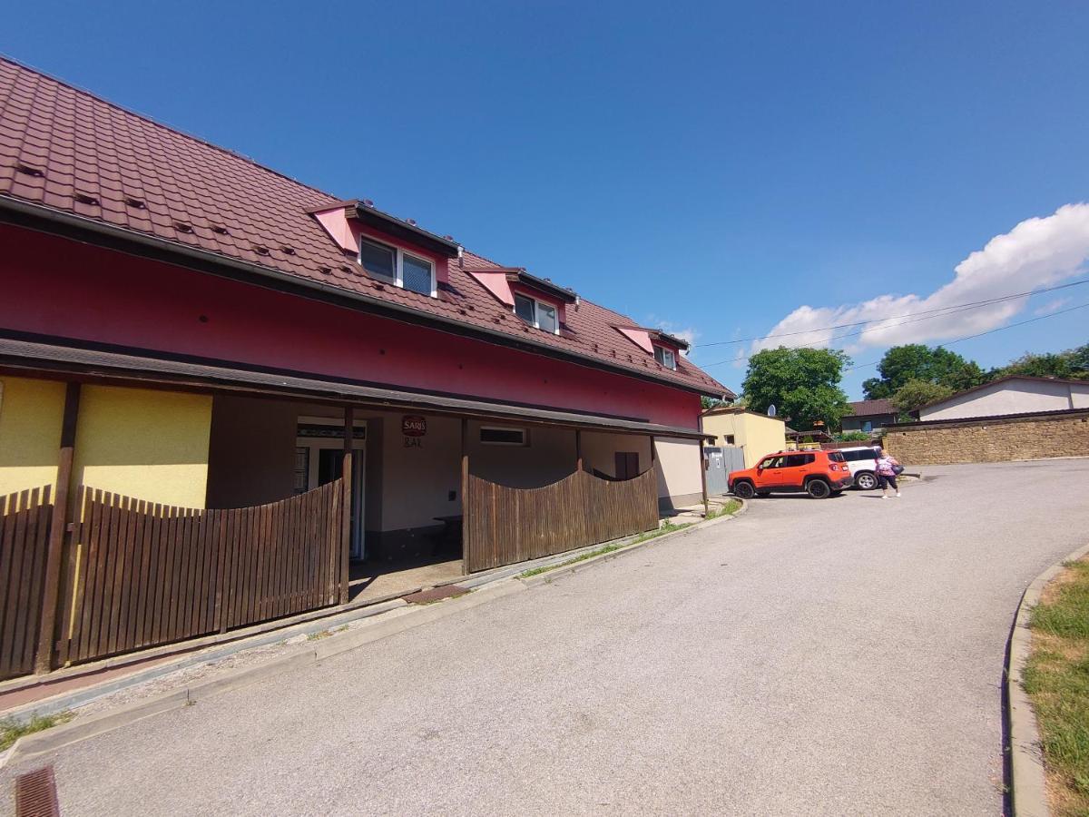 Penzion & Bar Natali Spissky Stvrtok Exteriér fotografie