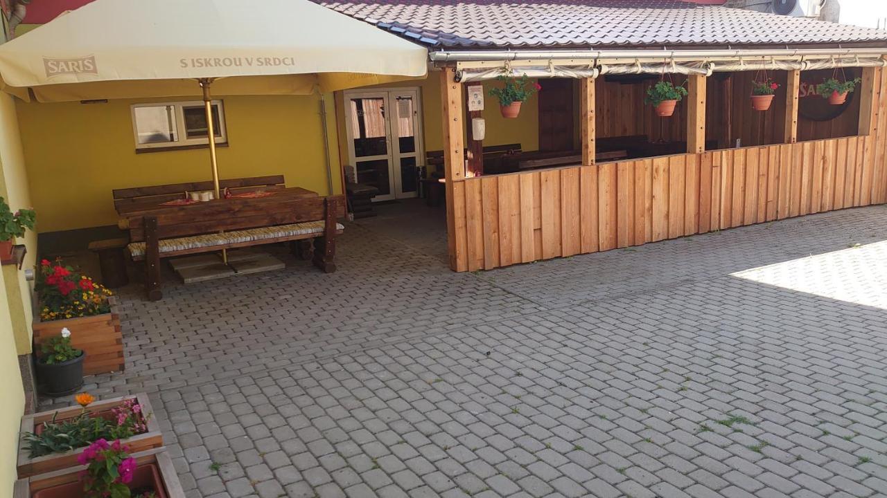 Penzion & Bar Natali Spissky Stvrtok Exteriér fotografie
